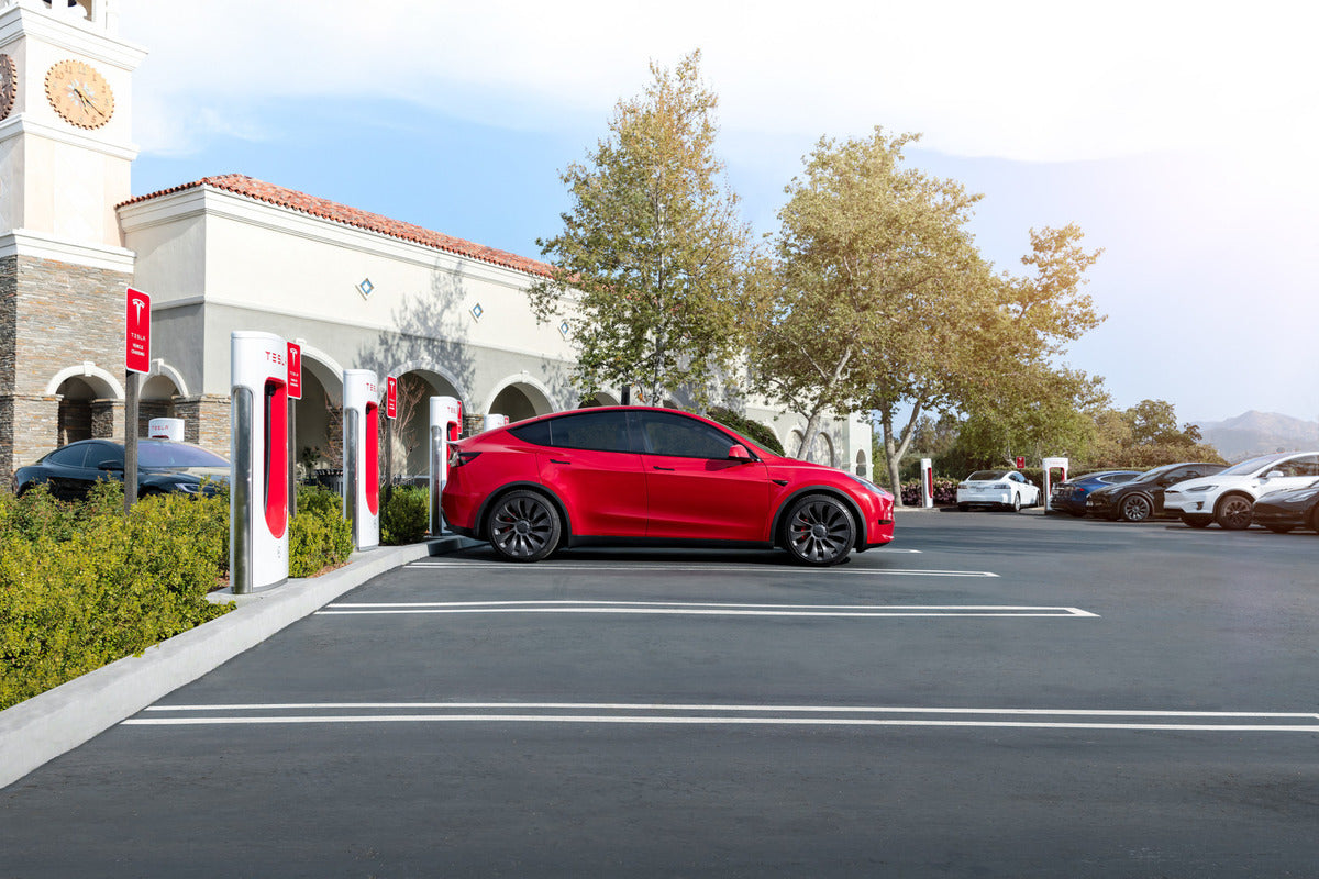 Tesla Pleases Customers with Free Charging at Superchargers Memorial D