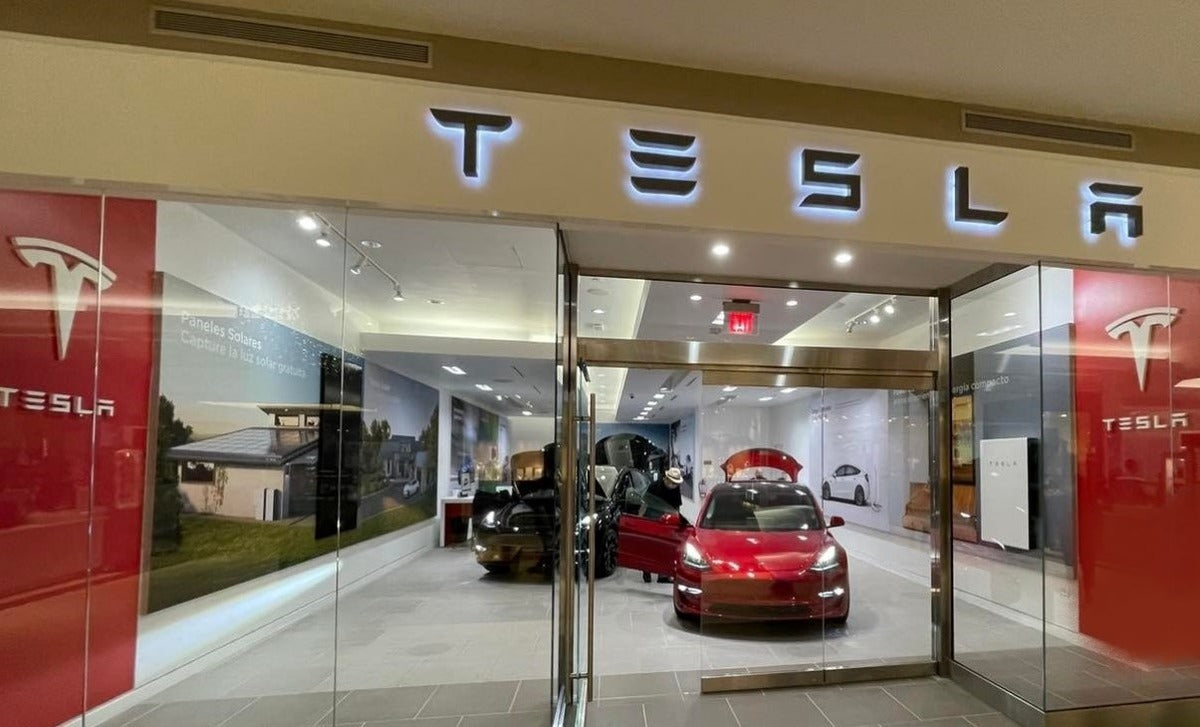 Tesla opening showroom at The Gardens on El Paseo