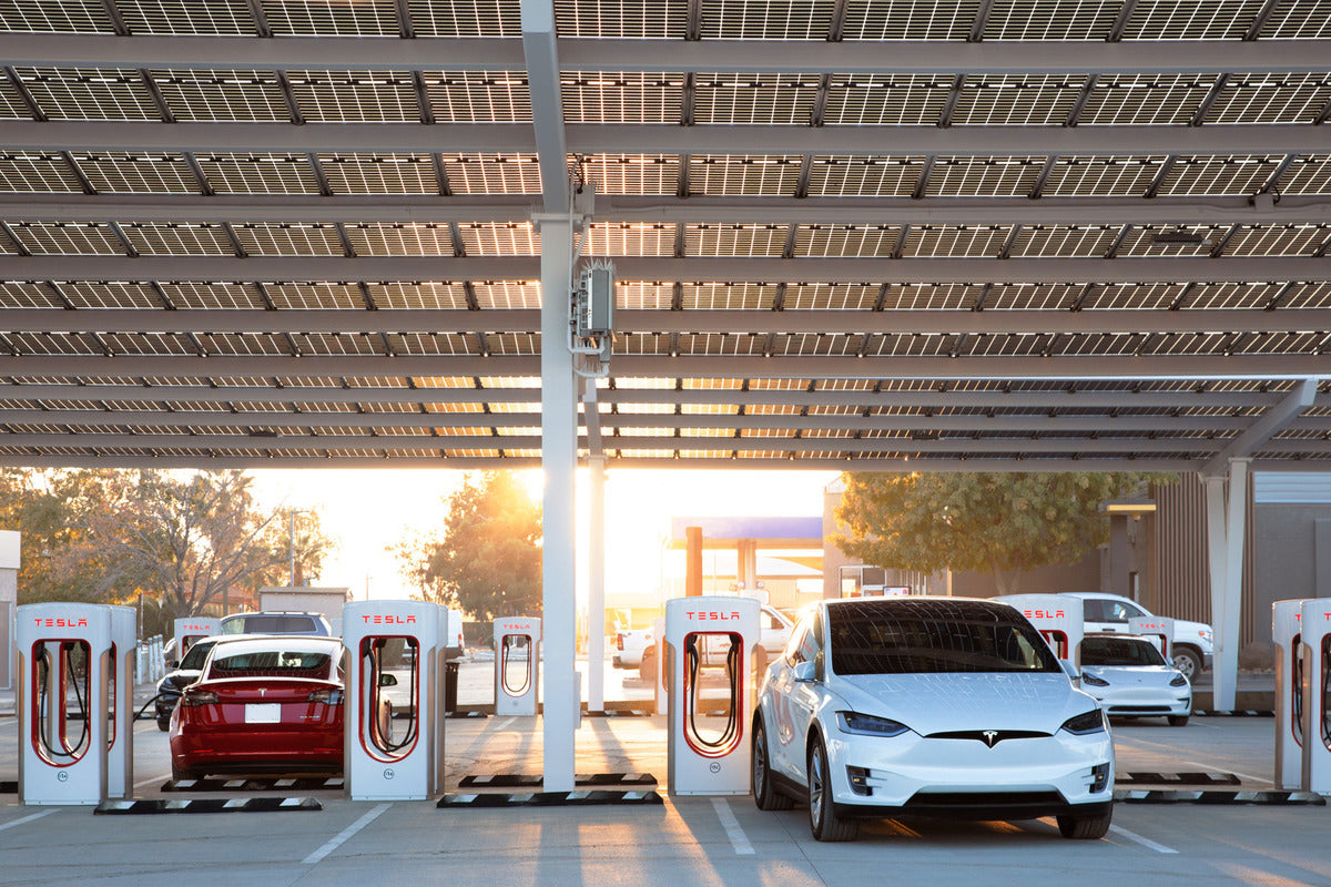 Tesla Makes its Superchargers Free During Off Peak Hours in the U.S. D