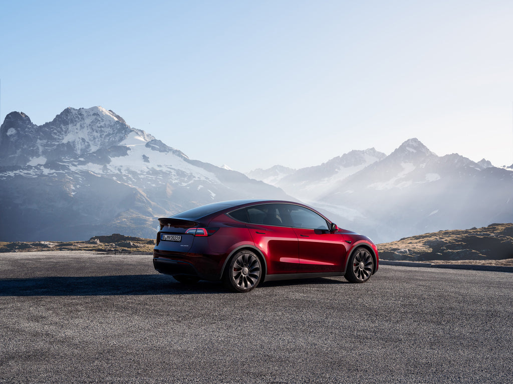 Tesla Model Y najchętniej kupowanym samochodem W OGÓLE w tym roku w Belgii,  Danii, Finlandii, Holandii,  [Jato]
